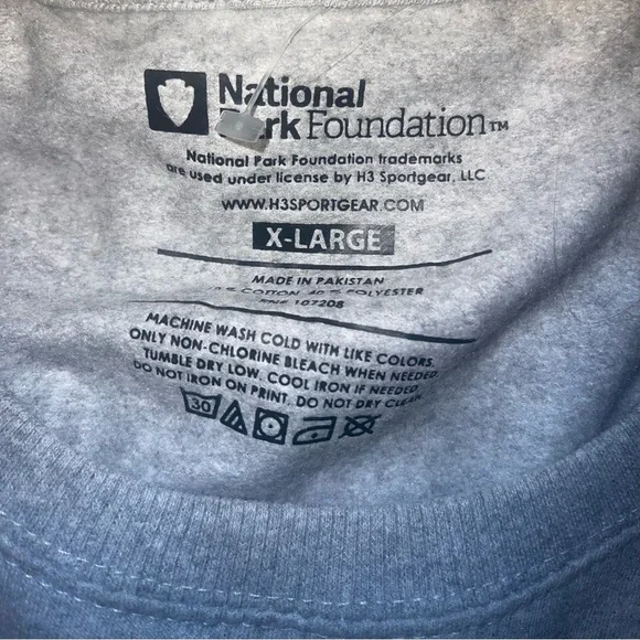 NWOT Great Smoky Mountains crewneck - Picture 3 of 3